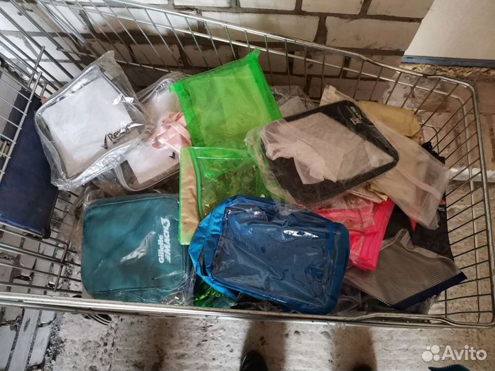 Подарочные косметички от парфюмерных брендов