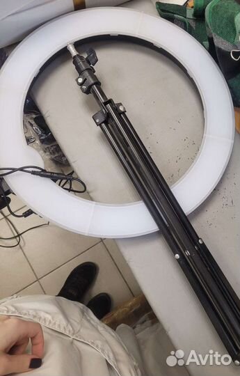 Кольцевая лампа 49 см со штативом