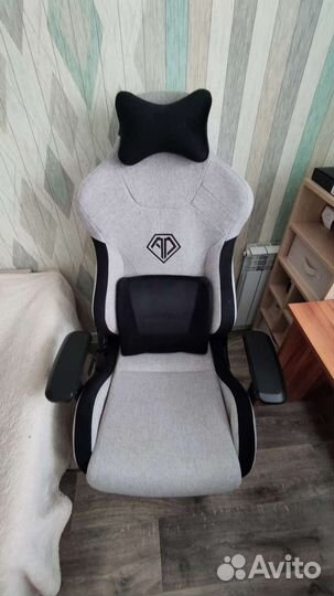 Тканевое кресло AndaSeat T-Pro 2