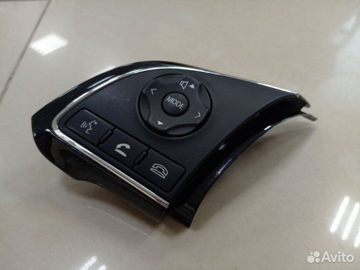 Кнопки мультимедиа на руль Mitsubishi Outlander