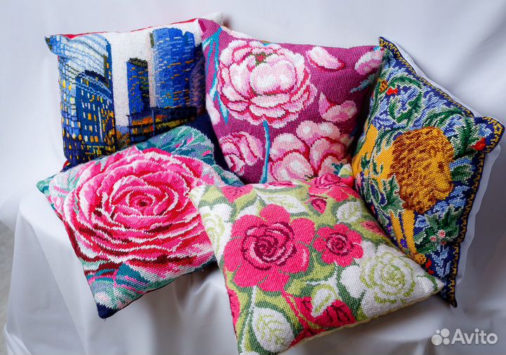 Вязанные подушки ручной работы