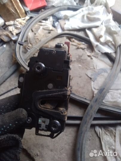 Замок двери Skoda Fabia 2 2007-2015