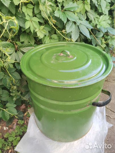 Кастрюля эмалированная