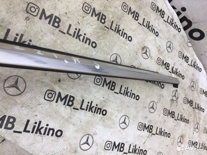 Молдинг стекла задний правый Mercedes S-Class W221