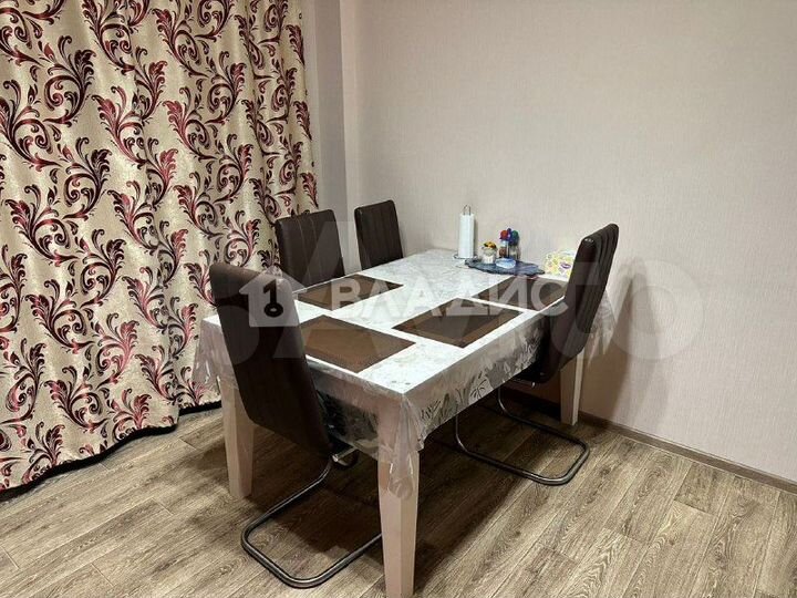 2-к. квартира, 70 м², 5/15 эт.