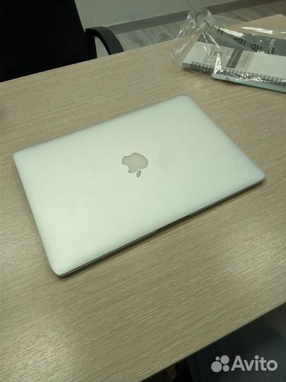 Apple macbook Air (13-inch, Mid 2012)