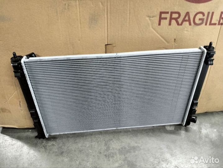 Радиатор охлаждения Пежо 4007 1330t2