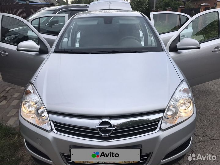 Opel Astra 1.8 МТ, 2014, 106 000 км
