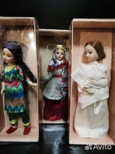 Фарфоровые куклы народов мира