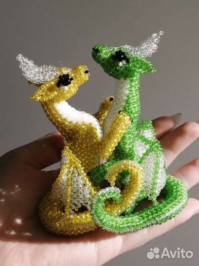 Влюбленные дракончики