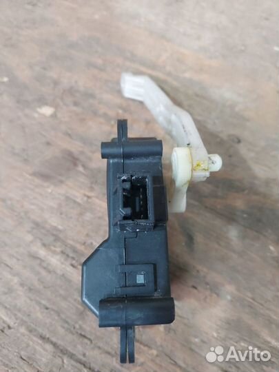 Моторчик заслонки печки Toyota Prius 2 NHW20 2010