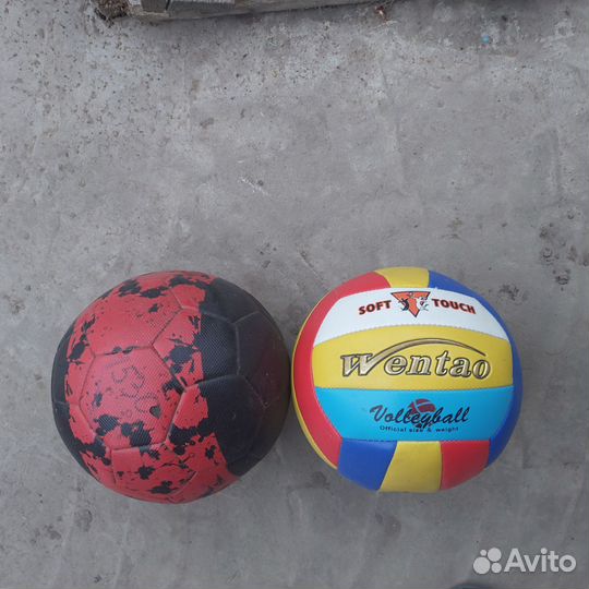 Футбольный и волейбольный мяч