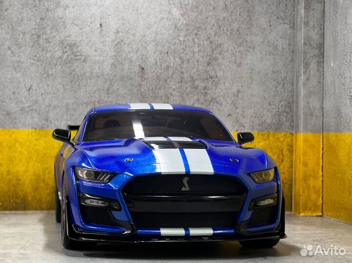 Модель ford shelby gt500 1/18 solido