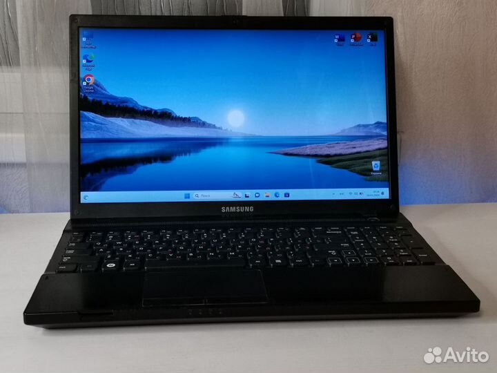 Ноутбук Samsung i5 2410M/GT 520MX/RAM 4GB /SSD