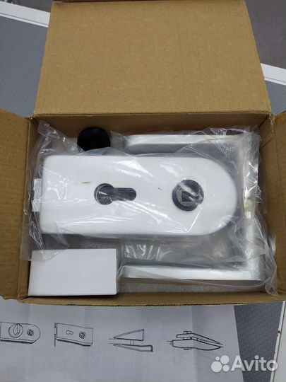 ZMD122-1601AL Замок с нажимной ручкой и притвором