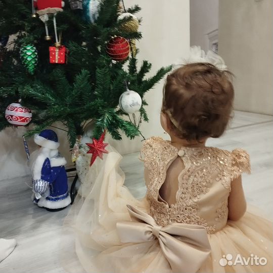 Нарядное платье для девочки 92