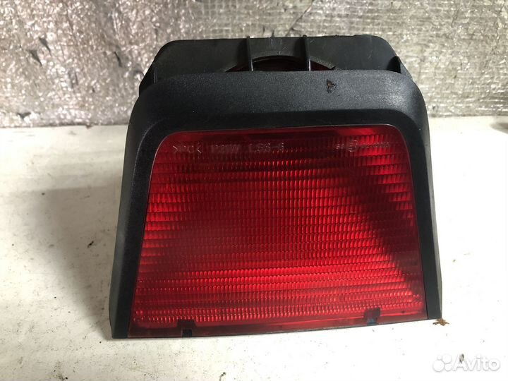 Задний стоп сигнал Renault Logan 1