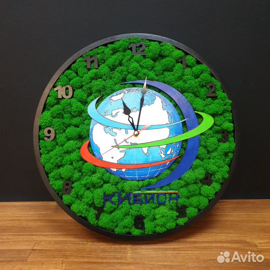 Часы настенные со мхом Континуум