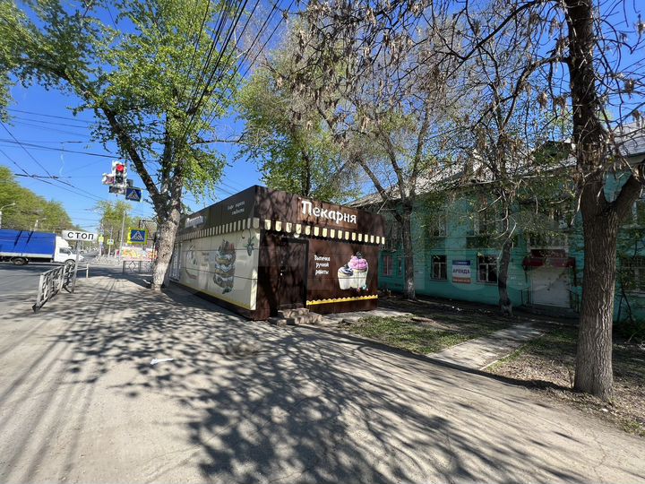 Торговая площадь 63 м² на оживленном перекрестке