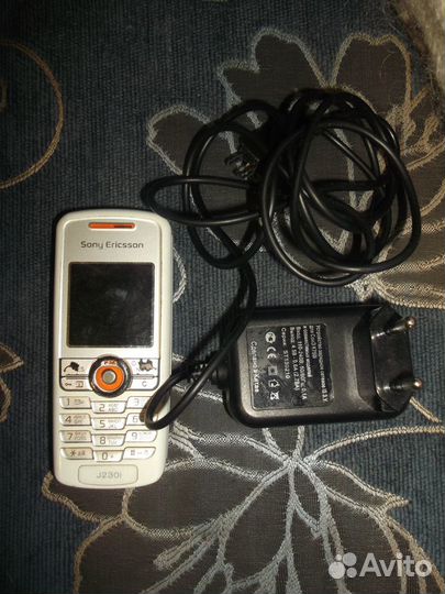 Sony Ericsson J230i