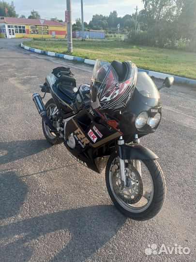 Yamaha FZR 250