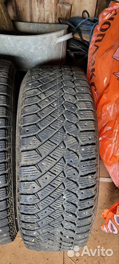 Continental ContiIceContact 4x4 215/65 R16