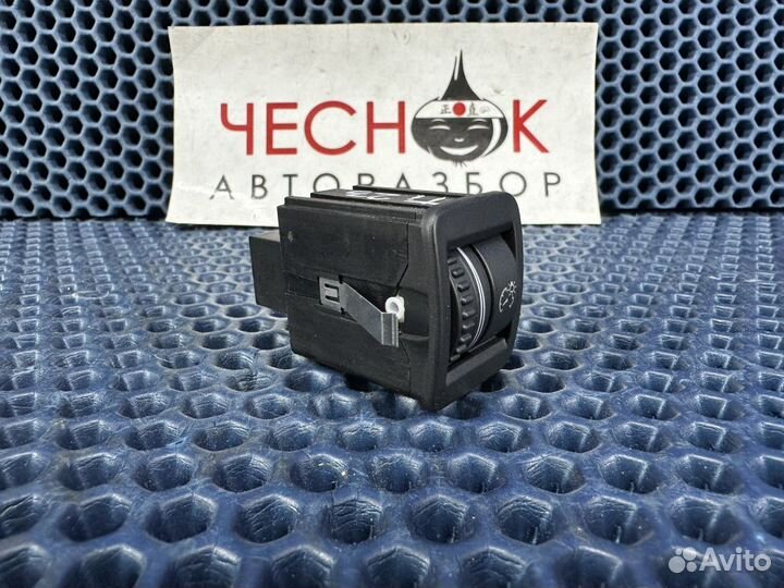 Кнопка подсветки панели приборов VW Tiguan/Тигуан