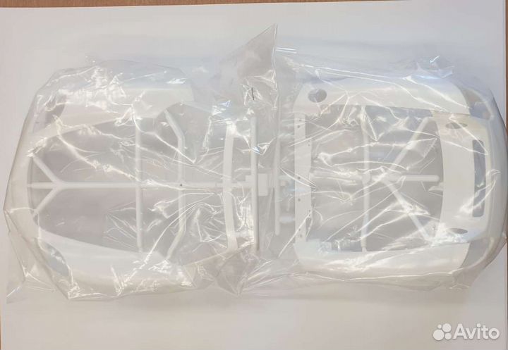 Tamiya 1:12 Porsche Carrera GT сборная модель