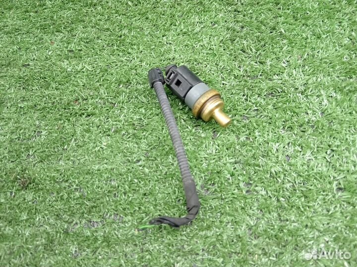 Датчик температуры 06A919501A Audi Volkswagen A3 8