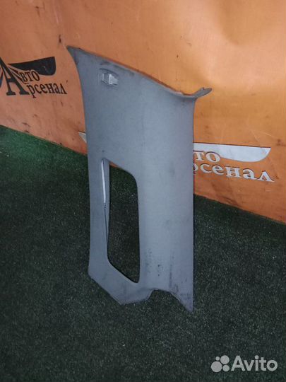 Обшивка стойки салона задняя правая Volkswagen