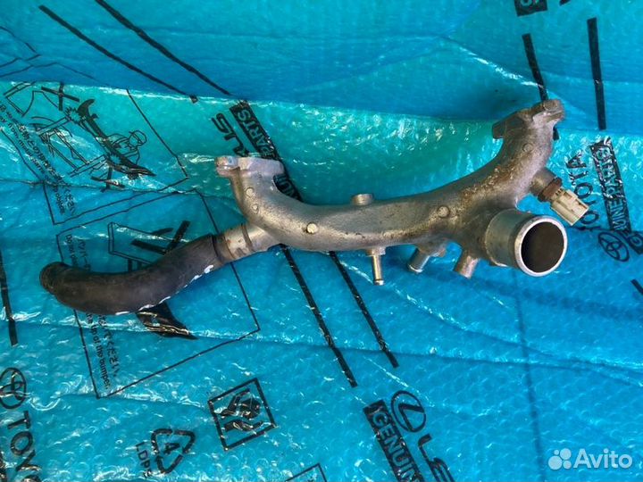 Фланец двигателя системы охлаждения Lexus Lx570