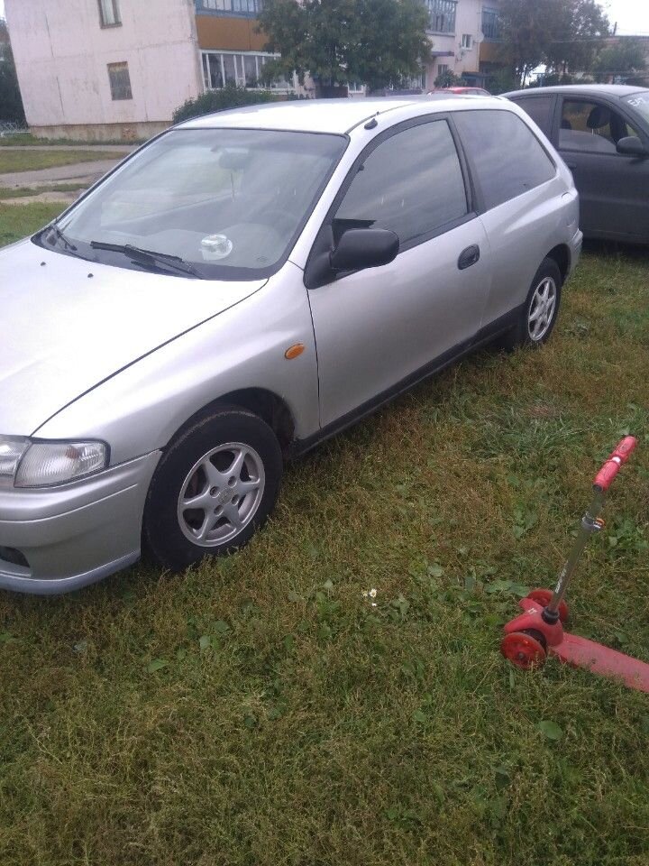 Mazda 323: фото владельца