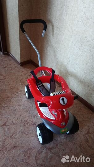Машинка каталка толокар с ручкой