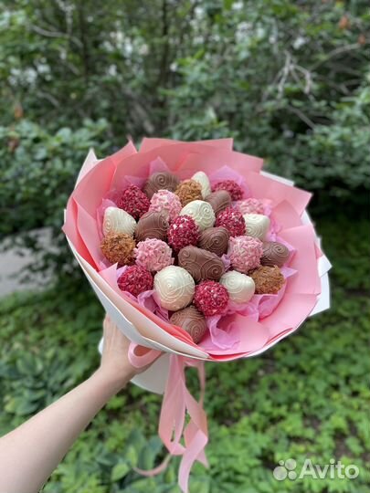 Клубника в шоколаде букеты