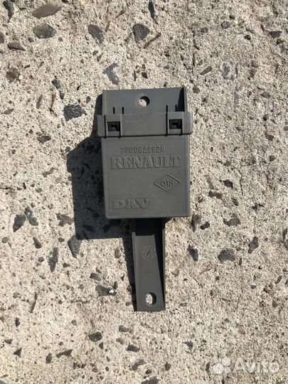 Блок управления стеклоподъемниками Renault Laguna