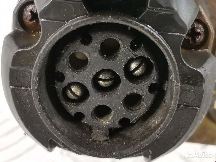 Фаркоп (прицепное устройство) для Ford Explorer 2