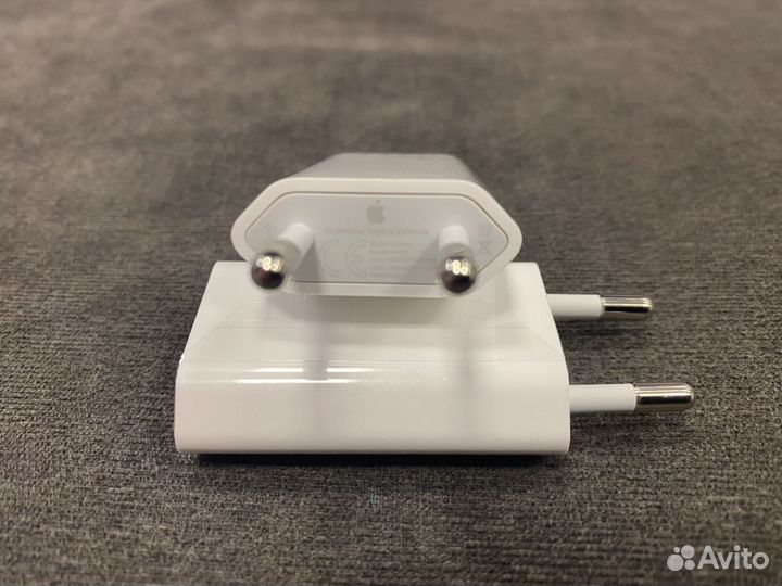 Оригинальное зарядное устройство Apple MD813ZM/A