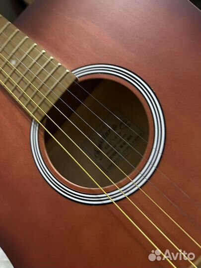 Акустическая гитара (новая )