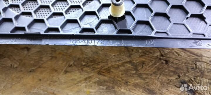 Сетка динамика, лев. перед. дверная карта Renault