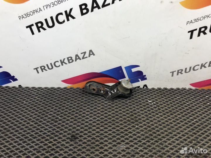 9418300214 Кронштейн воздухозаборника нижний