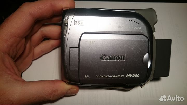 Видеокамера Canon