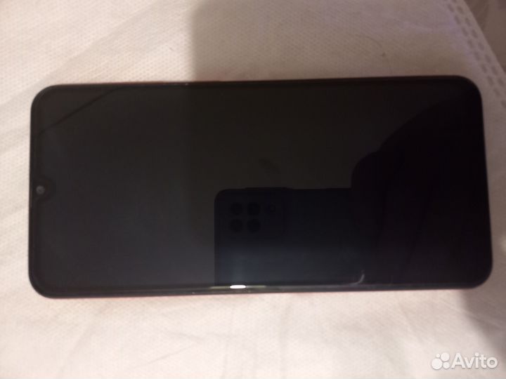 Samsung Galaxy A20, 3/32 ГБ