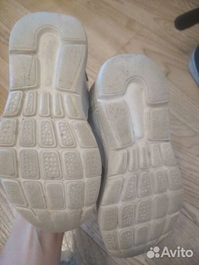 Кроссовки для девочки