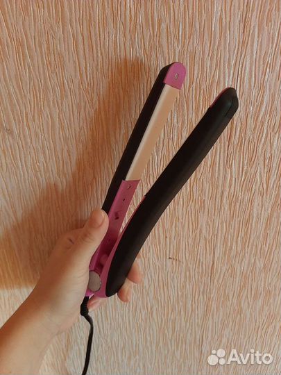 Утюжок- выпрямитель Аresa AR-3316