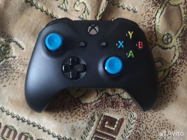 Геймпад Xbox ONE с проводом
