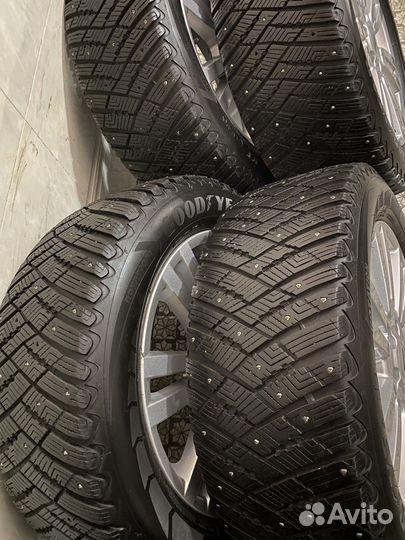 Оригинальные шипованные колёса Land Rover R19