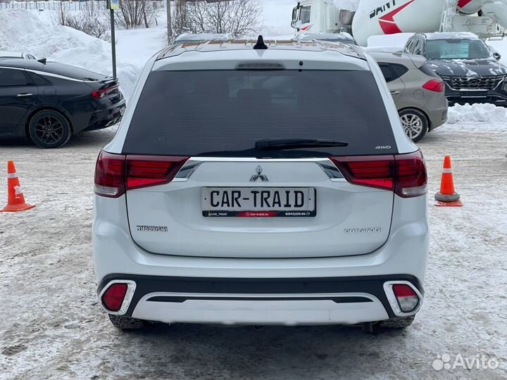 Mitsubishi Outlander 2.0 CVT, 2018, 101 600 км