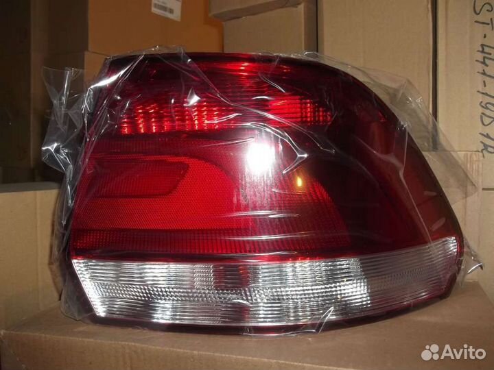 Фольксваген Поло Седан фонарь задний правый 2010-1