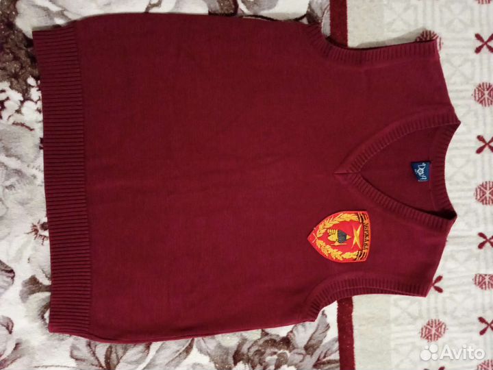 Жилетка бордовая школьная