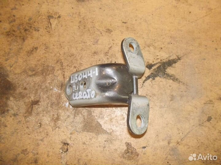 Петля двери передняя правая верхняя